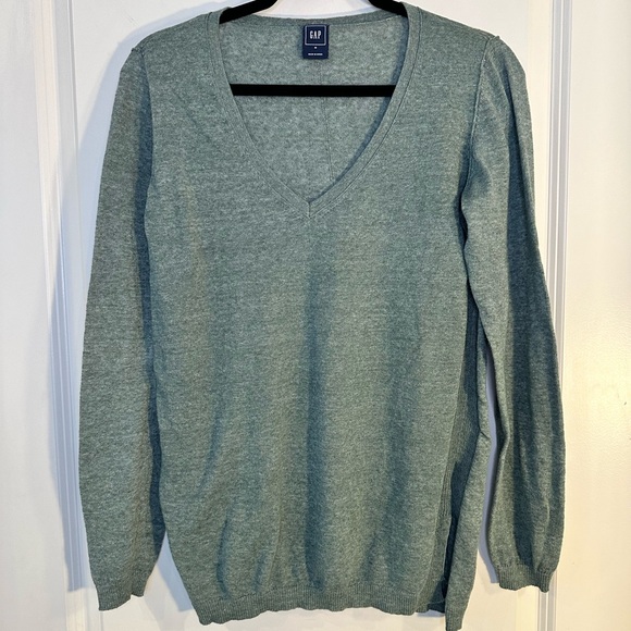 GAP Sweaters - GAP Green Linen Blend V- Neck Long Sleeve Sweater, size Medium